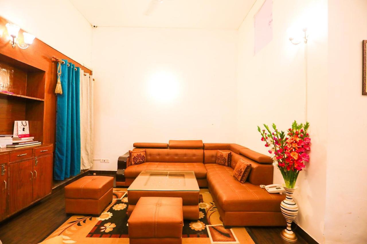 Oyo 62702 Golden Home Stay Nowe Delhi Zewnętrze zdjęcie