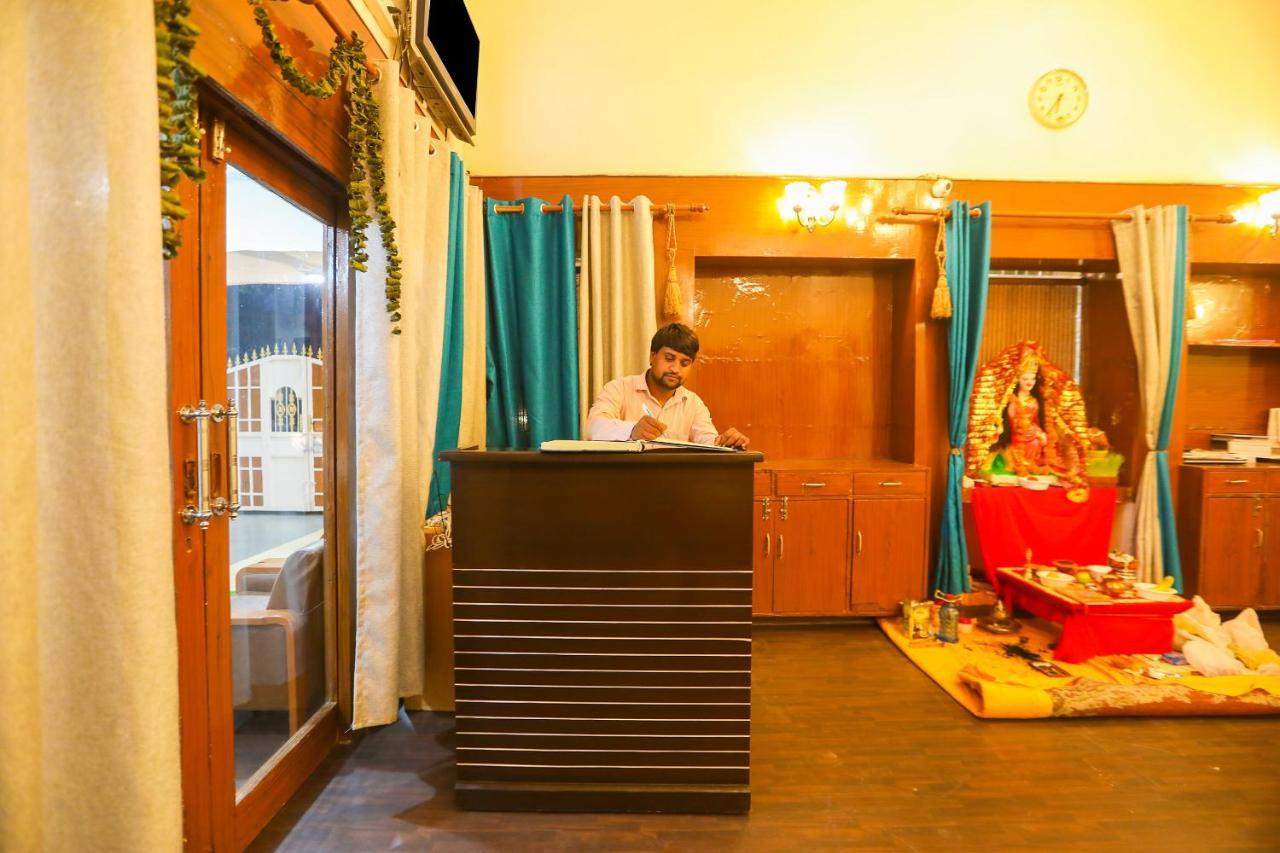 Oyo 62702 Golden Home Stay Nowe Delhi Zewnętrze zdjęcie