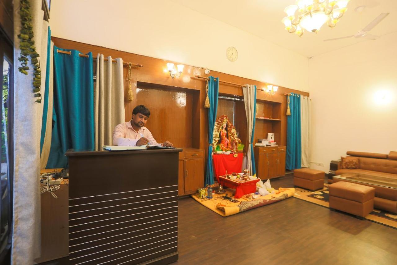 Oyo 62702 Golden Home Stay Nowe Delhi Zewnętrze zdjęcie